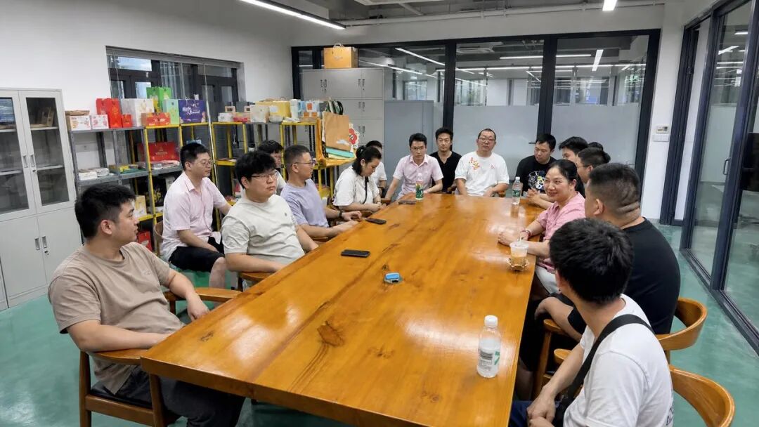 门店与总部团队临时集结